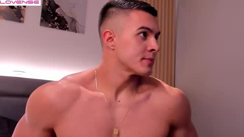 Mason Bennet online show from September 19, 2025, 3:52 am