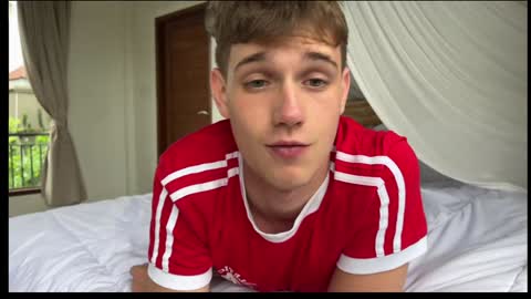 Snapshot of mason_gallagher chatting on December 25, 2024, 1:31 am Mason online show from December 25, 2024, 1:31 am