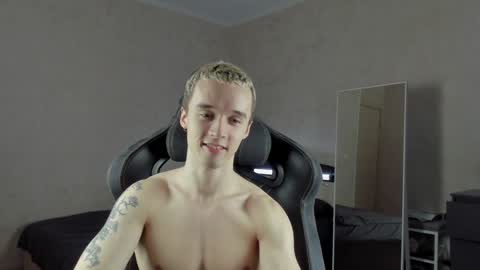 Snapshot of mason_warhol chatting on December 11, 2024, 12:44 pm Mason online show from December 11, 2024, 12:44 pm