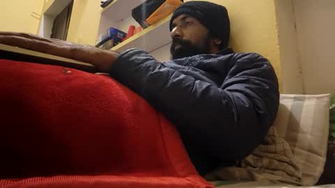 Mass online show from December 2, 2025, 4:24 pm