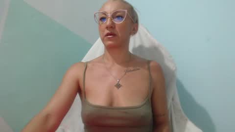 massiel ferreti online show from April 13, 2026, 11:21 pm