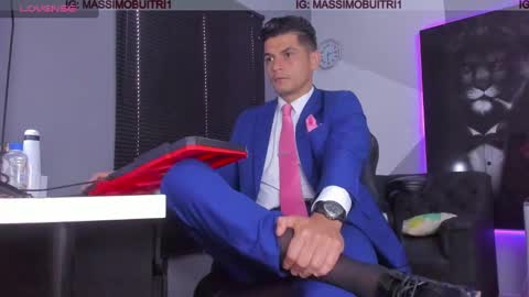 Snapshot of massimo_g chatting on February 5, 2025, 5:31 pm I am Massimo online show from February 5, 2025, 5:31 pm