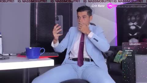 Snapshot of massimo_g chatting on September 28, 2025, 1:38 pm I am Massimo online show from September 28, 2025, 1:38 pm