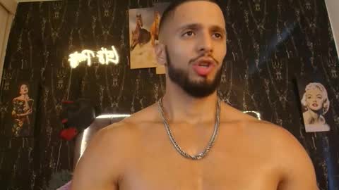 massimo_greco2 online show from November 6, 2025, 9:48 pm