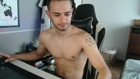 Snapshot of massimo_jiovano chatting on October 31, 2025, 3:13 pm massimo online show from October 31, 2025, 3:13 pm