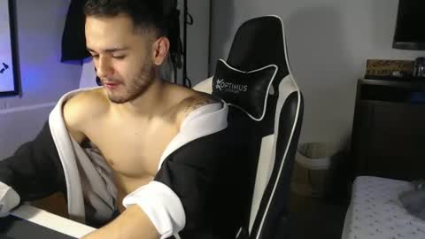 Snapshot of massimo_jiovano chatting on November 8, 2025, 3:12 pm massimo online show from November 8, 2025, 3:12 pm