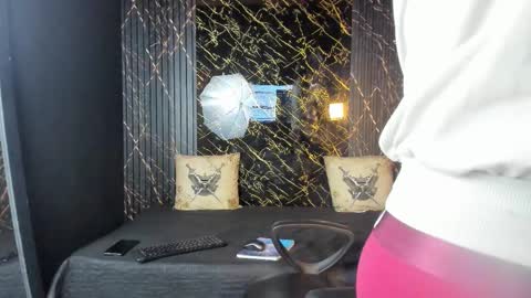 massimo_vidal online show from February 20, 2026, 10:38 am