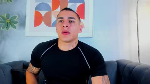 Snapshot of massimocontie_ chatting on October 31, 2025, 11:00 am Massimo Contie online show from October 31, 2025, 11:00 am