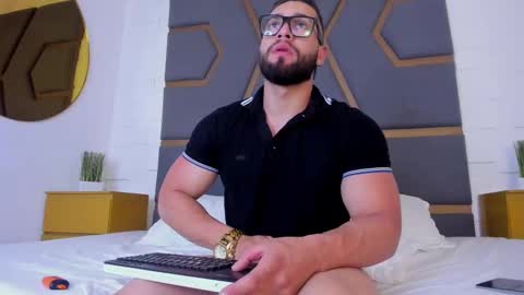 Massimo online show from September 30, 2025, 3:44 am