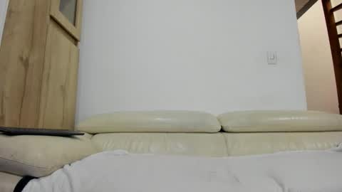 Domi online show from September 25, 2025, 11:47 am