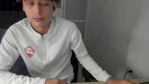 Snapshot of master_billy1 chatting on June 6, 2026, 5:50 pm master_billy1 online show from June 6, 2026, 5:50 pm