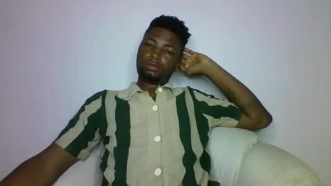 Snapshot of master_kael chatting on February 14, 2026, 12:07 am Master Kael online show from February 14, 2026, 12:07 am