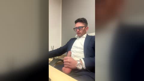 Snapshot of masterboss_fl chatting on April 8, 2026, 11:32 am Master Boss online show from April 8, 2026, 11:32 am