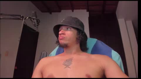 Juan Independent Model online show from February 20, 2025, 5:23 am