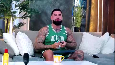 masterkingofmuscle online show from October 6, 2025, 7:28 am