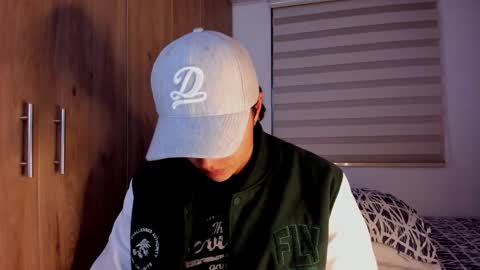 mastrangelo_x online show from February 16, 2026, 4:52 am