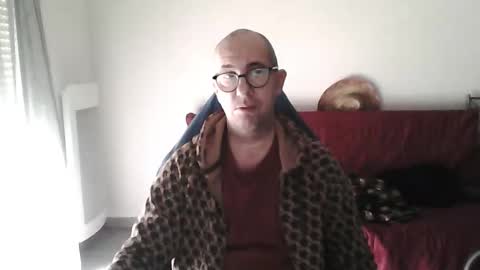 mat11efou online show from December 16, 2025, 12:21 pm