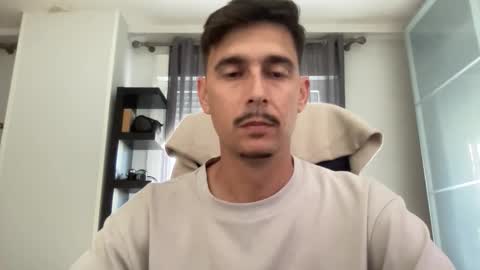 Aaron online show from October 15, 2025, 2:39 pm