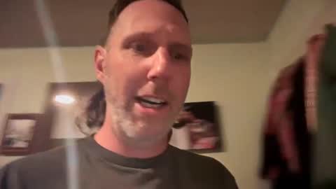 Snapshot of matchingtracksuits chatting on February 12, 2025, 4:33 pm Jer and Kel online show from February 12, 2025, 4:33 pm