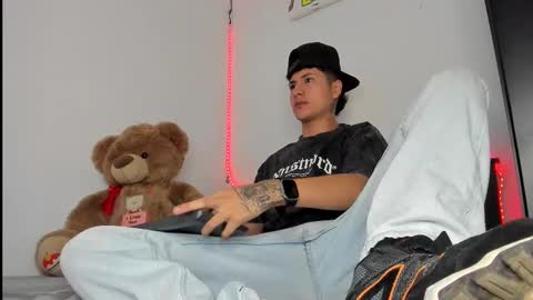 Snapshot of mateo_escobar chatting on November 9, 2025, 1:42 pm mateo_escobar online show from November 9, 2025, 1:42 pm