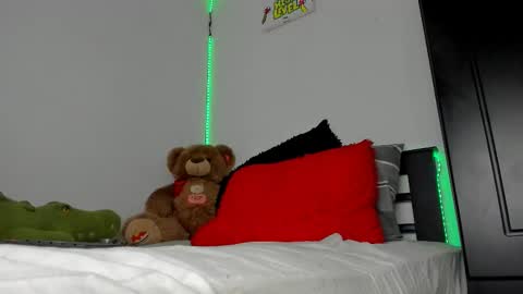 mateo_escobar online show from January 14, 2026, 12:16 am