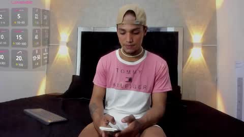 Snapshot of mateo_nick chatting on November 2, 2025, 6:10 pm Mateo and Noah online show from November 2, 2025, 6:10 pm