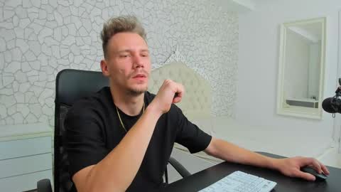 MateoBenjamin online show from December 11, 2024, 5:48 pm