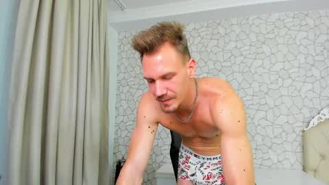 MateoBenjamin online show from January 28, 2025, 9:29 pm