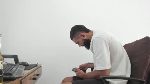 Snapshot of matheusbeard2 chatting on December 16, 2024, 6:16 pm Matheus online show from December 16, 2024, 6:16 pm