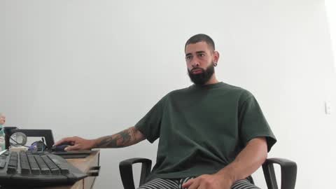 Snapshot of matheusbeard2 chatting on January 3, 2025, 3:44 pm Matheus online show from January 3, 2025, 3:44 pm