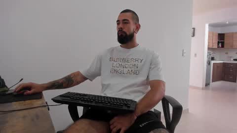 Snapshot of matheusbeard2 chatting on September 15, 2025, 3:01 pm Matheus online show from September 15, 2025, 3:01 pm