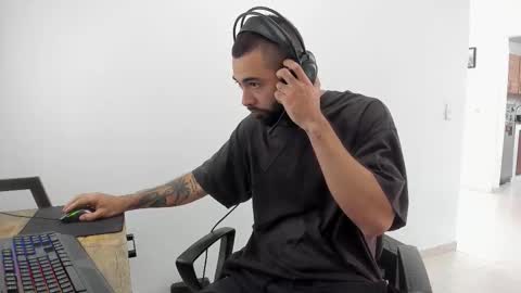 Snapshot of matheusbeard2 chatting on October 14, 2025, 3:24 pm Matheus online show from October 14, 2025, 3:24 pm