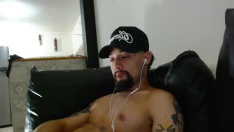 Snapshot of mathew444 chatting on January 26, 2025, 10:13 pm STRURIBE ON INSTAGRAM online show from January 26, 2025, 10:13 pm