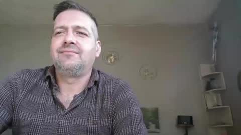Snapshot of matrike1 chatting on March 28, 2026, 11:21 am matrike1 online show from March 28, 2026, 11:21 am
