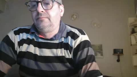 Snapshot of matrike1 chatting on April 13, 2026, 4:12 pm matrike1 online show from April 13, 2026, 4:12 pm