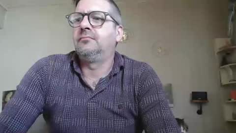 Snapshot of matrike1 chatting on April 16, 2026, 1:12 pm matrike1 online show from April 16, 2026, 1:12 pm