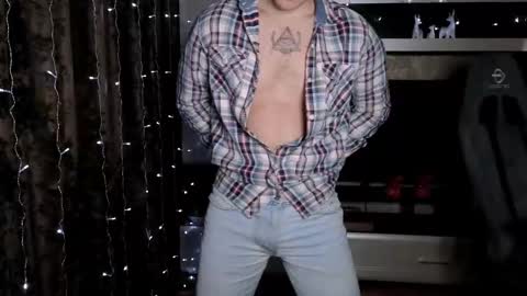 Snapshot of matt_aniston chatting on December 26, 2024, 6:01 pm Matt online show from December 26, 2024, 6:01 pm