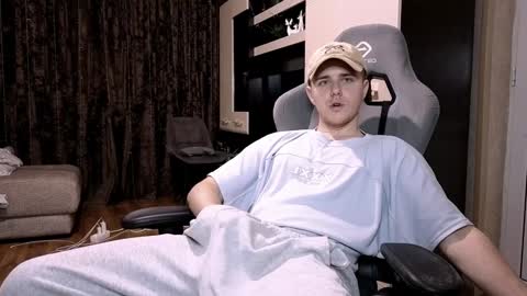 Snapshot of matt_aniston chatting on February 1, 2025, 2:26 am Matt online show from February 1, 2025, 2:26 am