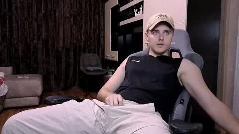 Snapshot of matt_aniston chatting on February 11, 2025, 6:51 am Matt online show from February 11, 2025, 6:51 am