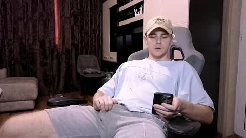 Snapshot of matt_aniston chatting on February 11, 2025, 2:02 pm Matt online show from February 11, 2025, 2:02 pm