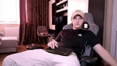 Snapshot of matt_aniston chatting on February 12, 2025, 12:33 pm Matt online show from February 12, 2025, 12:33 pm