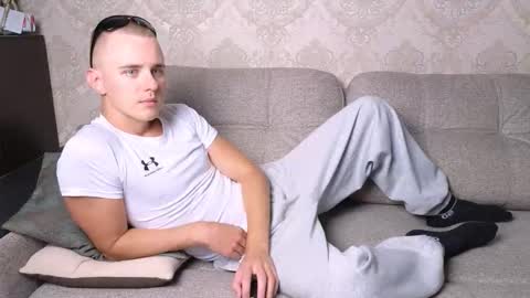 Snapshot of matt_aniston chatting on September 13, 2025, 3:56 pm Matt online show from September 13, 2025, 3:56 pm