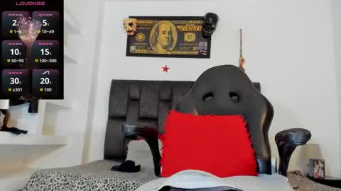 matt rodriguez92 online show from October 19, 2025, 9:15 pm