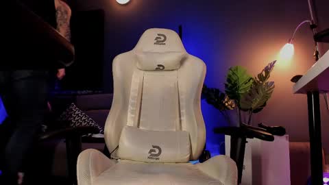 Snapshot of matt_thestud chatting on March 23, 2026, 8:18 am Matt online show from March 23, 2026, 8:18 am