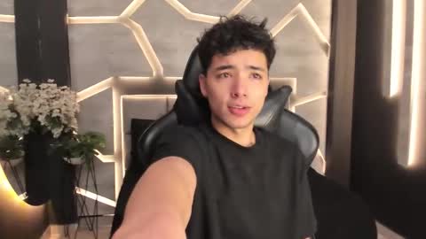 Snapshot of matt_wolf_ chatting on January 9, 2026, 11:24 am matt online show from January 9, 2026, 11:24 am