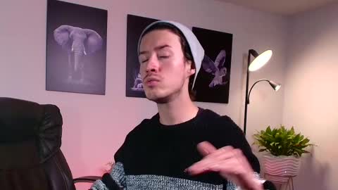 Matteo simpson online show from February 17, 2025, 6:37 pm