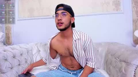 MatteoRicci  online show from November 5, 2025, 7:58 pm