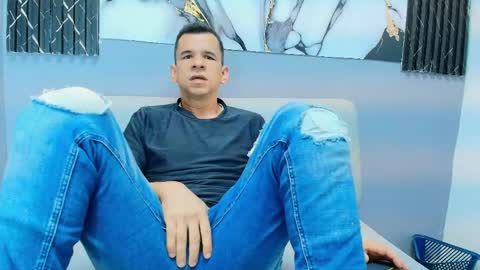 Snapshot of matthew_white2 chatting on June 1, 2026, 7:37 pm Matthew online show from June 1, 2026, 7:37 pm