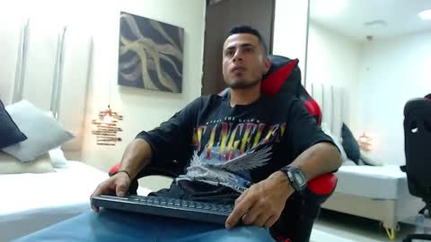 Snapshot of matthewcullenn chatting on December 1, 2025, 9:20 pm Matthew online show from December 1, 2025, 9:20 pm