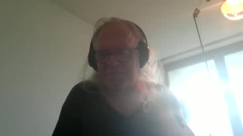 Snapshot of matthy60 chatting on October 7, 2025, 6:43 am Matthias online show from October 7, 2025, 6:43 am
